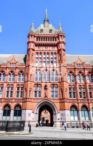 London, England - 18. Mai 2024: Blick auf die Gebäude in London auf England Stockfoto