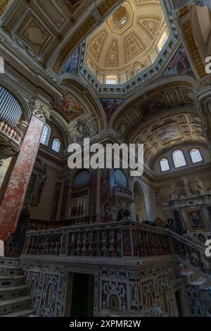 Cagliari, Italien - 22. August 2023: Im Inneren der Kathedrale von Cagliari, Sardinien eine römisch-katholische Kathedrale in Cagliari, Sardinien, Italien, gewidmet Stockfoto