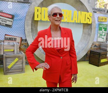 Los Angeles, Usa. August 2024. Das Mitglied Jamie Lee Curtis nimmt am Dienstag, den 6. August 2024, an der Premiere des „Borderlands“ LA Fan Events im TCL Chinese Theatre in der Hollywood-Sektion von Los Angeles Teil. Storyline: Dieses All-Star-Action-Abenteuer basiert auf dem meistverkauften Videospiel und folgt einem Team von Außenseitern auf der Mission, ein vermisstes Mädchen zu retten, das den Schlüssel zu unvorstellbarer Macht hält. Foto: Jim Ruymen/UPI. Quelle: UPI/Alamy Live News Stockfoto