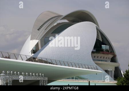 Valencias Palau de les Arts (Opernhaus) im Ciudad de las artes - der Stadt der Künste und Wissenschaften. Stockfoto