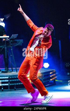 Marbella, Spanien. August 2024. Concierto de Antonio José en el Festival Starlite de Marbella. 06 Agosto 2024. EN la Foto: Konzert von Antonio Jose Antonio José beim Starlite Festival in Marbella. August 2024. POOL/Starlite Festival/Cordon Press nur für redaktionelle Zwecke. Obligatorischer Kredit: © Starlite Festival Marbella Kredit: CORDON PRESS/Alamy Live News Stockfoto