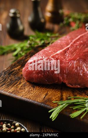 Nahaufnahme des rohen, frischen Rindfleischsteaks Stockfoto