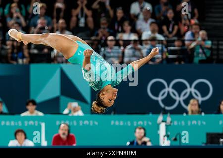 Paris, Frankreich. August 2024. FRA, Paris, Olympische Spiele Paris 2024, (05.08.2024, Kunstgymnastik Frauen-Floor-Finale, Bercy Arena) Rebeca Andrade (Brasilien) während ihrer Floor-Routine, Credit: HMB Media/Alamy Live News Stockfoto