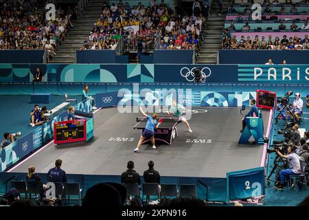 FRANKREICH. PARIS (75) (15. BEZIRK) PARIS OLYMPISCHE SPIELE 2024. 2024.08.06: IM PARC DES EXPOSITIONS IN PORTE DE VERSAILLES, TISCHTENNIS IN DER ARENA Stockfoto