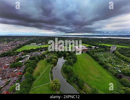 Aus der Vogelperspektive auf Greenbank Park und Greenbank Student Village in Mossley Hill Liverpool, Großbritannien Stockfoto