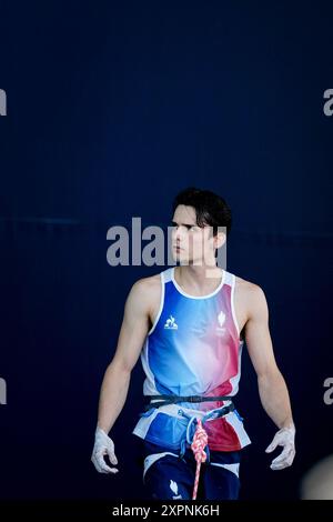 Le Bourget, Frankreich. August 2024. Sam AVEZOU (Frankreich 2024) tritt am 5. August 2024 im Boulder- und Lead-Halbfinale des Sportkletterns in Le Bourget, nördlich von Paris, an. Foto: Julien Poupart/ABACAPRESS. COM Credit: Abaca Press/Alamy Live News Stockfoto