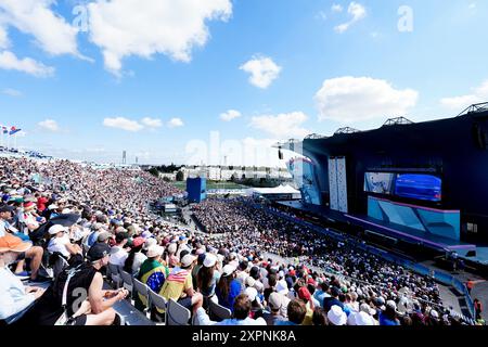 Le Bourget, Frankreich. August 2024. Allgemeine Ansicht während des Herren-Boulders und Lead-Halbfinales des Sportkletterns im Le Bourget Sport Climbing in Le Bourget, nördlich von Paris, Frankreich, während der Olympischen Spiele 2024 am 5. August 2024. Foto: Julien Poupart/ABACAPRESS. COM Credit: Abaca Press/Alamy Live News Stockfoto