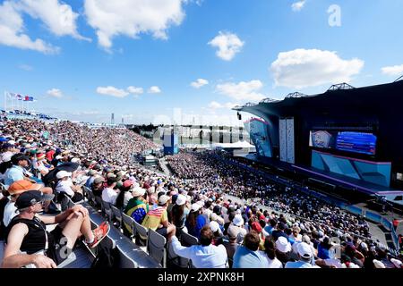 Le Bourget, Frankreich. August 2024. Allgemeine Ansicht während des Herren-Boulders und Lead-Halbfinales des Sportkletterns im Le Bourget Sport Climbing in Le Bourget, nördlich von Paris, Frankreich, während der Olympischen Spiele 2024 am 5. August 2024. Foto: Julien Poupart/ABACAPRESS. COM Credit: Abaca Press/Alamy Live News Stockfoto