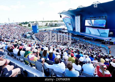 Le Bourget, Frankreich. August 2024. Allgemeine Ansicht während des Herren-Boulders und Lead-Halbfinales des Sportkletterns im Le Bourget Sport Climbing in Le Bourget, nördlich von Paris, Frankreich, während der Olympischen Spiele 2024 am 5. August 2024. Foto: Julien Poupart/ABACAPRESS. COM Credit: Abaca Press/Alamy Live News Stockfoto