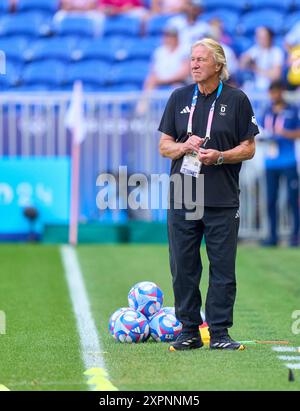 Horst Hrubesch, Trainer, Teammanager DFB Frauen, Bundestrainer, Chef- Trainer DFB Frauen, vor dem Olympischen Halbfinalspiel der Frauen DEUTSCHLAND - USA 0-1 N.V. im Stade de Lyon in Lyon am 6. August 2024 in Lyon, Frankreich. Staffel 2024/2025 Fotograf: Peter Schatz Stockfoto