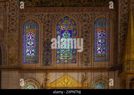 Bild des Inneren der Sultanahmed Moschee in Istanbul ohne Menschen während des Tages Stockfoto