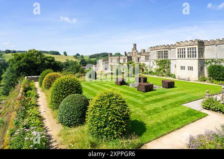 Haddon Hall Derbyshire - Haddon Hall Gärten und Rückansicht des Herrenhauses in der Nähe von Bakewell Derbyshire Peak District National Park England GB Stockfoto