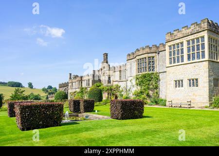 Haddon Hall Derbyshire - Haddon Hall Gärten und Rückansicht des Herrenhauses in der Nähe von Bakewell Derbyshire Peak District National Park England GB Stockfoto