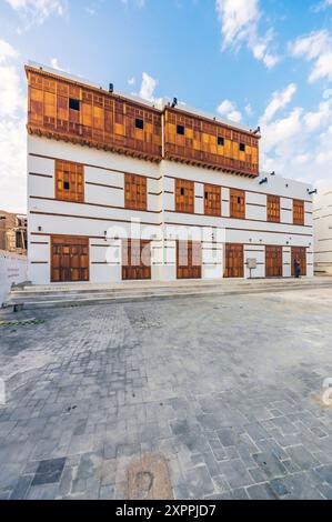 Renoviertes Haus in der Altstadt von Yanbuʿ al-Bahr, auch bekannt als Yanbu, Yambo oder Yenbo, ist ein wichtiger Hafen am Roten Meer, mit historischer Altstadt, Saudi Stockfoto