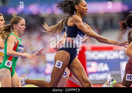 Paris, Ile de France, Frankreich. August 2024. REVEE WALCOTT-NOLAN (GBR), Großbritannien, tritt bei den Olympischen Sommerspielen 2024 in Paris in der 1500-m-Runde 1 der Frauen im Stadion Stade de France an. (Kreditbild: © Walter Arce/ZUMA Press Wire) NUR REDAKTIONELLE VERWENDUNG! Nicht für kommerzielle ZWECKE! Stockfoto