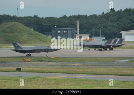 Misawa, Japan. August 2024. Die Japan Air Self Defense Force F-35A Lightning II fährt am Mittwoch, den 7. August, mit der italienischen Luftwaffe auf der Misawa Air Base in der Präfektur Aomori, Japan. 2024. Foto: Keizo Mori/UPI Credit: UPI/Alamy Live News Stockfoto