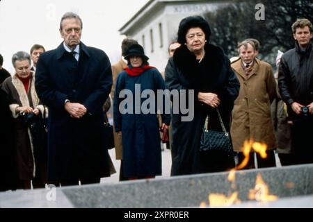 November 1991 San Pietroburgo Archivio Storico Olycom/LaPresse Il Granduca Vladimir Kirillovitch Romanov (Porvoo, 30 agosto 1917 - Miami, 21 april 1992) è stato pretendente al trono imperiale russo e capo della famiglia Romanov dal 1938 fino alla sua morte. Nella Foto: IL ritorno di Granduca Wladimir Kirillowitsch Romanov a San Pietroburgo auf dem Foto: Der zurückkehrende Großherzog Wladimir Kirillowitsch Romanov nach St. Petersburg Credit: LaPresse/Alamy Live News Stockfoto