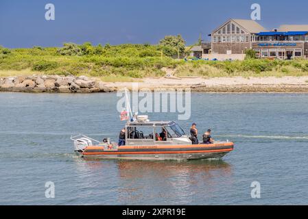 Kleines Schiff der US-Küstenwache auf Patrouille in montauk, ny Stockfoto