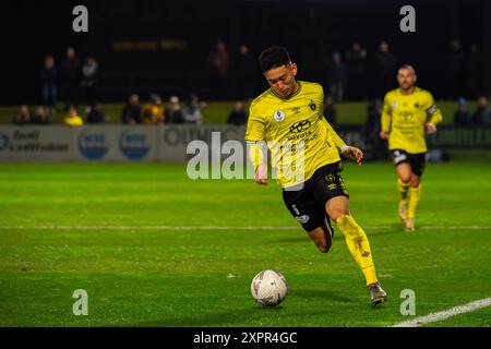 Cranbourne, Victoria, Australien. August 2024. ASASHI YOKOKAWA (16) dribbelt den Ball über den Flügel. Heidelberg United FC war Gastgeber des Central Coast Mariners FC im Olympiapark in Heidelberg. (Kreditbild: © James Forrester/ZUMA Press Wire) NUR REDAKTIONELLE VERWENDUNG! Nicht für kommerzielle ZWECKE! Stockfoto