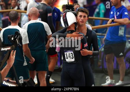 Der britische Ethan Vernon scheint nach dem Finale der Goldrunde der Männer im Velodrome Saint-Quentin-en-Yvelines am zwölften Tag der Olympischen Spiele 2024 in Paris niedergeschlagen zu sein. Bilddatum: Mittwoch, 7. August 2024. Stockfoto