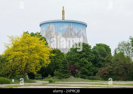 Wunderland Kalkar, Vergnügungspark, ehemaliges Kernkraftwerk, lackierter Kühlturm, Kalkar, Niederrhein, Nordrhein-Westfalen, Deutschland Stockfoto