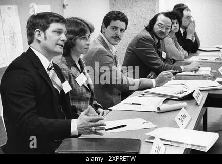 Austin Texas USA, 1990: Politische Experten und gewählte Beamte nehmen an einem Seminar zum Thema Stadtwachstum Teil. ©Bob Daemmrich Stockfoto