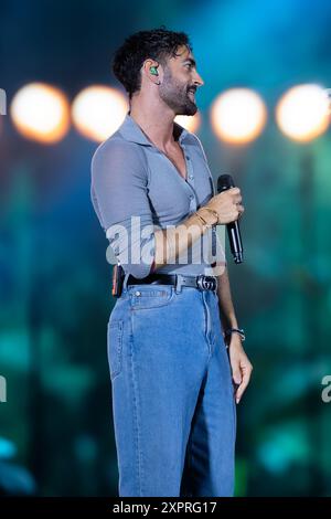 Neapel, Italien. Juni 2024. Marco Mengoni tritt live auf der Piazza del Plebiscito bei der Tropico Tour 2024 auf. (Foto: Andrea Gulí/SOPA Images/SIPA USA) Credit: SIPA USA/Alamy Live News Stockfoto