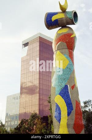 Frau und Vogel Skulptur von Joan Miró Joan Miró Park Barcelona Katalonien Spanien Stockfoto