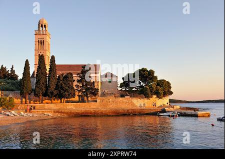 Franziskaner-Kloster und Kirche der Muttergottes von Grace, Hvar Stadt, Insel Hvar, Kroatien, Südost-Europa. Stockfoto