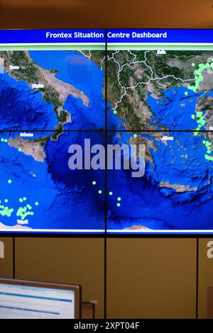 Das Lagezentrum Frontex am Hauptsitz in Warschau, in dem die Überwachung und der Schutz der Außengrenzen der Europäischen Union vorgestellt werden. Die Anzeige enthält maritime und geografische Informationen zum EUROSUR-Programm. Stockfoto