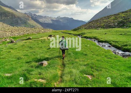 Valle de Añes Cruces, Parque Natural Posets-Maladeta, Huesca, Cordillera de Los Pirineos, Spanien. Stockfoto