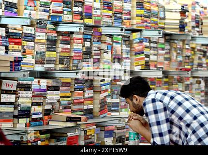 Neu-Delhi, Indien. August 2024. NEW DELHI, INDIEN - 7. AUGUST: Besucher der Delhi Buchmesse im Pragati Maidan am 7. August 2024 in Neu-Delhi, Indien. (Foto: Arvind Yadav/Hindustan Times/SIPA USA) Credit: SIPA USA/Alamy Live News Stockfoto