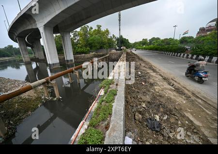 Neu-Delhi, Indien. August 2024. NEW DELHI, INDIEN - 7. AUGUST: Ein Blick auf den Barapullah Drain in Nizamuddin am 7. August 2024 in Neu-Delhi, Indien. (Foto: Sanchit Khanna/Hindustan Times/SIPA USA) Credit: SIPA USA/Alamy Live News Stockfoto