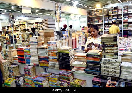 Neu-Delhi, Indien. August 2024. NEW DELHI, INDIEN - 7. AUGUST: Besucher der Delhi Buchmesse im Pragati Maidan am 7. August 2024 in Neu-Delhi, Indien. (Foto: Arvind Yadav/Hindustan Times/SIPA USA) Credit: SIPA USA/Alamy Live News Stockfoto