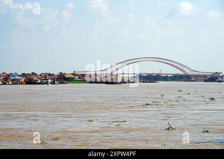 Jembatan Ampera Bridge, Musi River, Palembang, Süd-Sumatera, Indonesien Stockfoto