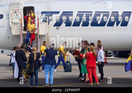 Otopeni, Rumänien. 7. August 2024: Ankunft der rumänischen Ruder-, Gymnastik- und Tischtennismannschaften von den Olympischen Spielen Paris 2024 am Flughafen Bukarest Henri Coanda in Otopeni, Rumänien. Quelle: lcv/Alamy Live News Stockfoto