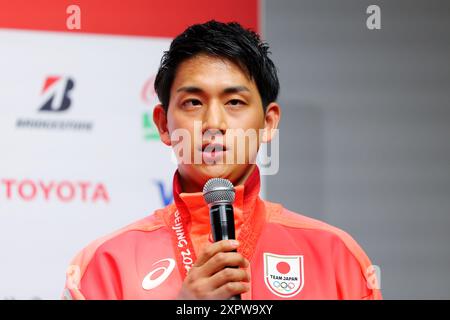 Paris, Frankreich. August 2024. Ryuichi Kihara (JPN) Eiskunstlauf : Silbermedaillengewinner Japan Team Group Teilnahme an einer Pressekonferenz nach der Verleihung der Medaillen für das Eiskunstlauf Team Event der Olympischen Spiele 2022 in Peking im Champions Park in Trocadero während der Olympischen Spiele 2024 in Paris, Frankreich . Quelle: Naoki Nishimura/AFLO SPORT/Alamy Live News Stockfoto