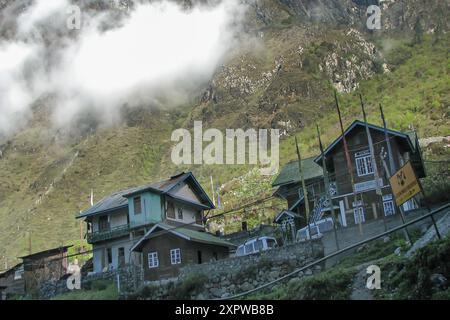Häuser in Lachung, Lachung Valley, Stadt und eine schöne Bergstation im Nordosten von Sikkim, Indien. 9.600 Meter und am Zusammenfluss von lachen und Lac Stockfoto