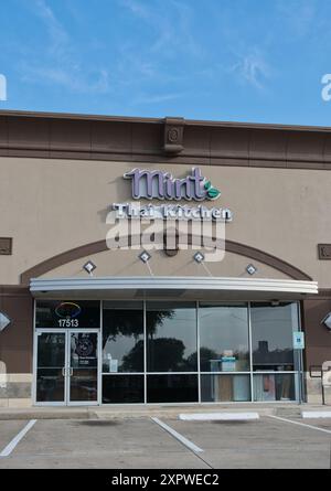 Houston, Texas USA 04-07-2024: Mint Thai Kitchen Restaurant Storefront. Stockfoto