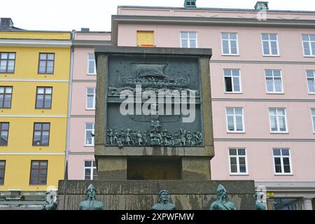 Denkmal zum Gedenken an Seeleute von der Wikingerzeit bis zum 20. Jahrhundert in Bergen, Norwegen Stockfoto