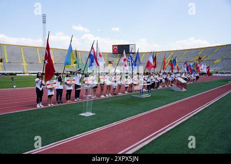 IZMIR, TURKIYE - 25. MAI 2024: Eröffnungszeremonie der Balkanathletik-Meisterschaften im Izmir Atatürk-Stadion Stockfoto