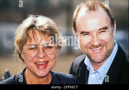 Schauspielerin Cornelia Froboess und Kollege Udo Samel spielt im deutschen Film: Angst hat eine kalte Hand, 1996. Stockfoto