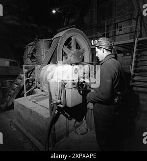 Aktuell 20-9-1968 : Bergbau während Lawinen. Auf Stjernøya gibt es einen Steinbruch für Nepelinsyelit. Nephelinsyelit besteht aus Feldspat und Nephelin und wird hauptsächlich in der Glas- und Porzellanindustrie verwendet. Die Bergbaugesellschaft löst gelegentlich kontrollierte Erdrutsche aus, um Lawinen zu verhindern. Foto: Sverre A. Børretzen / aktuell / NTB ***FOTO NICHT VERARBEITET*** dieses Bild wird automatisch übersetzt dieses Bild wird automatisch übersetzt Stockfoto