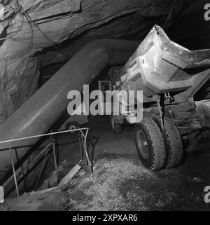 Aktuell 20-9-1968 : Bergbau während Lawinen. Auf Stjernøya gibt es einen Steinbruch für Nepelinsyelit. Nephelinsyelit besteht aus Feldspat und Nephelin und wird hauptsächlich in der Glas- und Porzellanindustrie verwendet. Die Bergbaugesellschaft löst gelegentlich kontrollierte Erdrutsche aus, um Lawinen zu verhindern. Foto: Sverre A. Børretzen / aktuell / NTB ***FOTO NICHT VERARBEITET*** dieses Bild wird automatisch übersetzt dieses Bild wird automatisch übersetzt Stockfoto