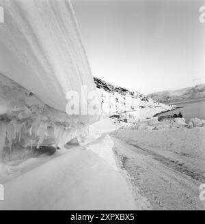 Aktuell 20-9-1968 : Bergbau während Lawinen. Auf Stjernøya gibt es einen Steinbruch für Nepelinsyelit. Nephelinsyelit besteht aus Feldspat und Nephelin und wird hauptsächlich in der Glas- und Porzellanindustrie verwendet. Die Bergbaugesellschaft löst gelegentlich kontrollierte Erdrutsche aus, um Lawinen zu verhindern. Foto: Sverre A. Børretzen / aktuell / NTB ***FOTO NICHT VERARBEITET*** dieses Bild wird automatisch übersetzt dieses Bild wird automatisch übersetzt Stockfoto