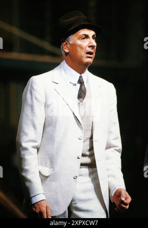 My Fair Lady, Musical nach einem Theaterstück von George Bernhard Shaw, Inszenierung von Karl Wesseler, Hamburgische Staatsoper, 1984, Szene: Boy Gobert als Higgins Stockfoto