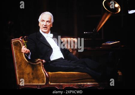 My Fair Lady, Musical nach einem Theaterstück von George Bernhard Shaw, Inszenierung von Karl Wesseler, Hamburgische Staatsoper, 1984, Szene: Boy Gobert als Higgins Stockfoto