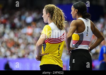 Paris, Frankreich. August 2024. Die belgische Athletin Noor Vidts und die belgische Athletin Nafissatou Thiam wurden am Donnerstag, den 08. August 2024, in Paris, beim Hochsprung, dem zweiten Ereignis des Damenheptathlons beim Leichtathletikwettbewerb bei den Olympischen Spielen 2024, dargestellt. Die Spiele der XXXIII. Olympiade finden vom 26. Juli bis 11. August in Paris statt. Die belgische Delegation zählt 165 Athleten, die in 21 Sportarten antreten. BELGA FOTO JASPER JACOBS Credit: Belga News Agency/Alamy Live News Stockfoto