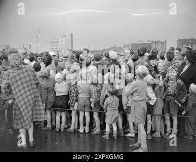 Aktuell 19–1948: Norwegen auf Flügeln – Herr der Luft die Hauptstadt war im Zeichen des Flugzeugs im Zeitraum 6-12. September. Unter dem Motto "Norwegen auf Flügeln" organisierte der norwegische Aero Club mit Unterstützung aller, die etwas mit der Luftfahrt in diesem Land zu tun haben, eine Flugwoche, die legendär werden wird. Flugschau und Flugschau in Oslo. Flugwoche. Foto: Sverre A. Børretzen /aktuell/NTB *** FOTO NICHT VERARBEITET*** Stockfoto