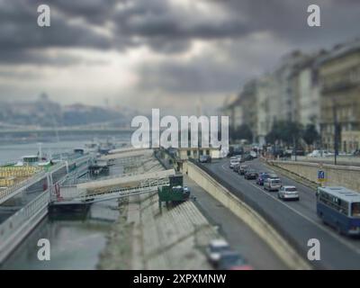 Tilt Shift vom Pier in budapest Stockfoto